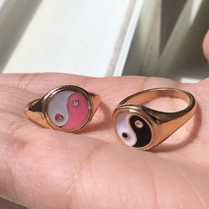 Rings/ gold w pink/ gold w black